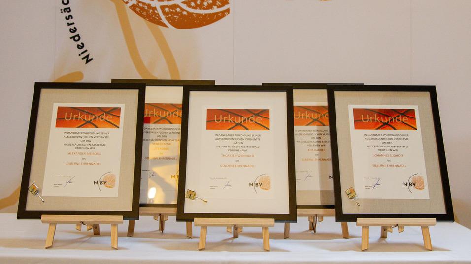 Urkunden des NBV